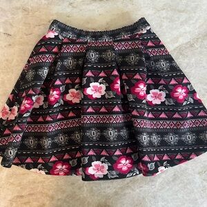 Abercrombie Kids Black and Pink floral skirt, perfect for back to school!